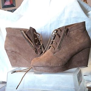 Just Fab ankle boots